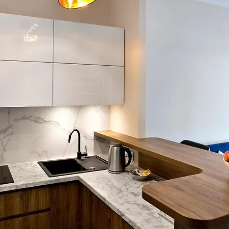 Prymasa Tysiaclecia - P&o Serviced דירה ורשה