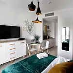 Apartment Prymasa Tysiaclecia - P&o Serviced Warsaw