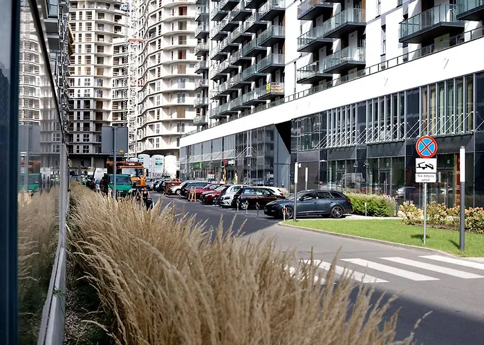 Prymasa Tysiaclecia - P&o Serviced شقة