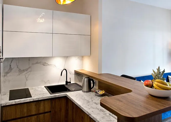 Prymasa Tysiaclecia - P&o Serviced شقة وارسو