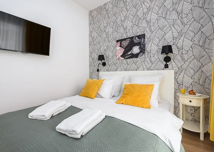 Prymasa Tysiaclecia - P&o Serviced * وارسو