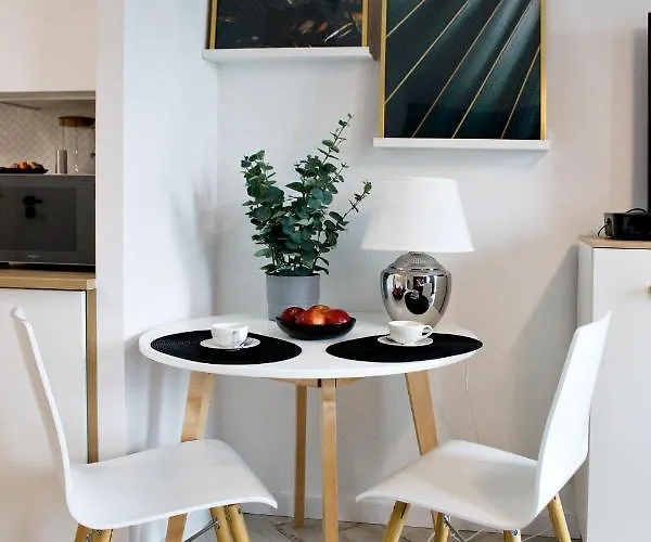 Prymasa Tysiaclecia - P&o Serviced شقة *